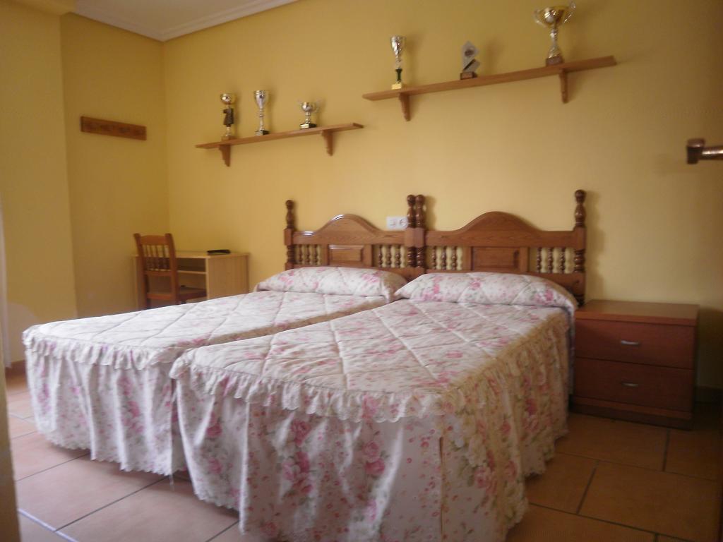 Pension Galimar San Vicente De La Barquera Room photo