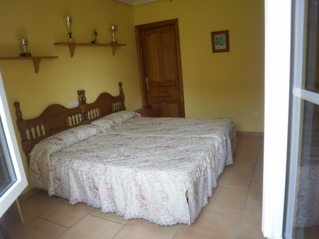 Pension Galimar San Vicente De La Barquera Room photo